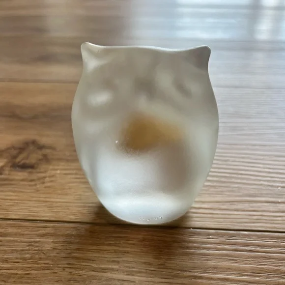 Fenton Art Glass Frosted Owl Paperweight - Picture 3 of 7